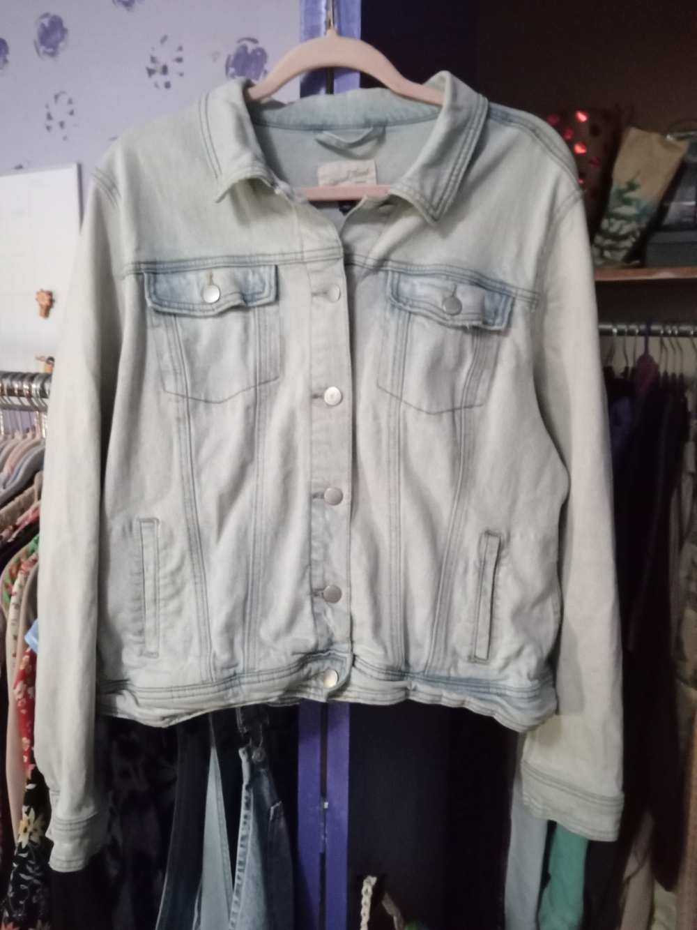 Universal Thread Light Wash Denim Jacket - Women’s Button-Up Jean Jacket